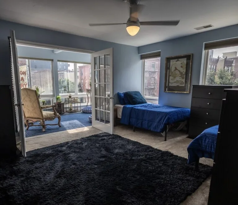 Heroes House interior photo 2