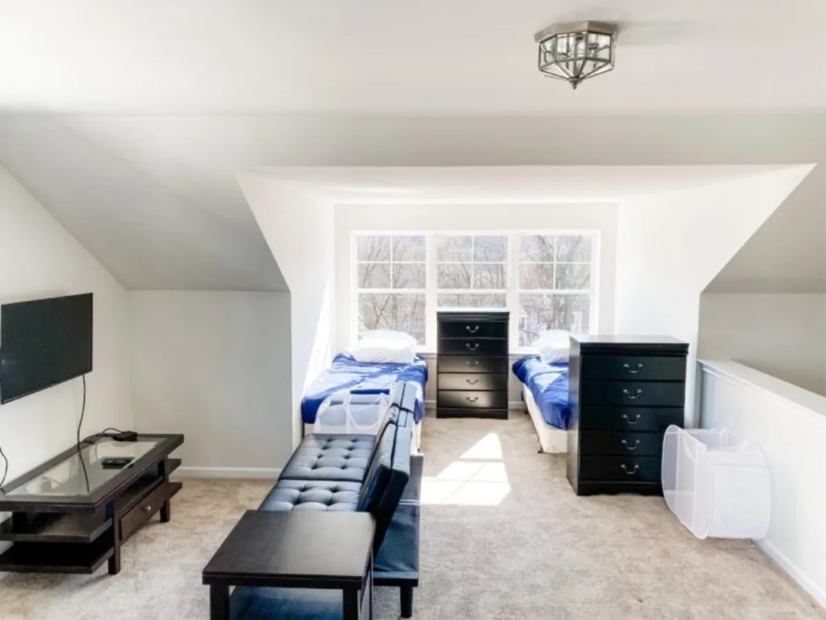 The High Street House interior photo 9